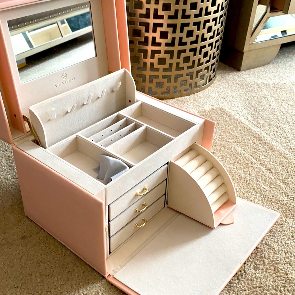 Vlando Jewelry Box